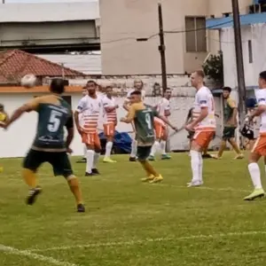 Municipal de Futebol Amador de Tijucas começa com goleada e quatro times empatados na liderança
