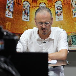 Programa promove momentos de oração e reflexão nesta terça-feira, 15 de abril