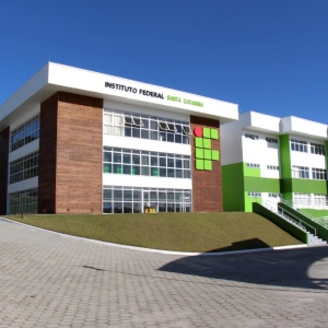 Curso técnico gratuito de Informática abre vagas em Tijucas; inscrições vão até 7 de maio