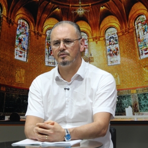 Mensagens de fé e oração com Padre Elizandro para sua segunda-feira, 20 de abril