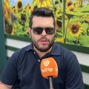 ASSISTA ▶️ | A voz que enxerga o jogo: comentarista cego inspira ouvintes em Tijucas