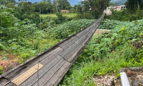 Nova ponte pênsil será construída no local onde estrutura havia desabado com quatro pessoas