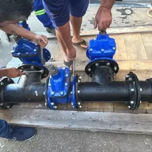 Serviço de abastecimento de água passa por interrupção durante instalação de booster