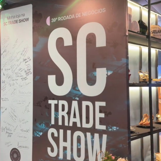 Feira abre temporada do setor calçadista com foco em negócios e tendências da moda para 2026-2027