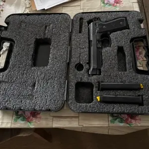 Mandado de busca e apreensão resulta em pistola 9mm apreendida; arma pode estar ligada a disparos de madrugada
