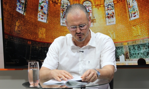 Padre Elizandro compartilha mensagens de fé que inspiram a sua sexta-feira, 25 de abril