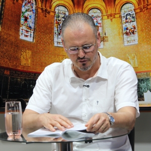 Padre Elizandro compartilha mensagens de fé que inspiram a sua sexta-feira, 25 de abril