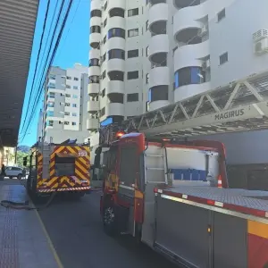 Incêndio em apartamento é controlado no Centro de Itapema após início em forno