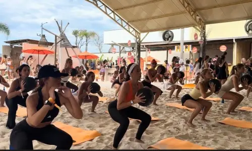 VEJA ▶️ | Atividades físicas marcaram o Aperol Wellness Day em Itajaí