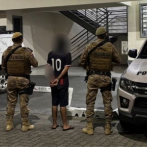 Foragido por estupro de vulnerável é encontrado em Içara e detido após rastreamento