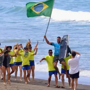 Na última onda, Itapema chegou ao topo: Éder Luciano é campeão pan-americano de surf