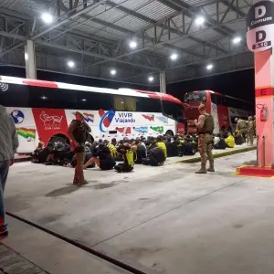 Torcedores do Peñarol causam confusão e furtam posto de Tijucas; 3 ônibus seguiam em direção à São Paulo