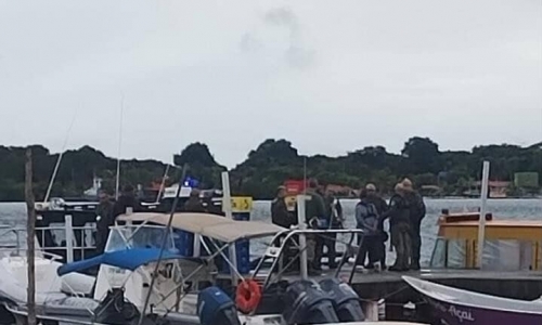 Embarcação de pescador tijuquense é alvejada durante fiscalização do Ibama