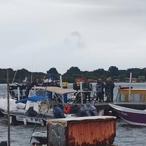 Embarcação de pescador tijuquense é alvejada durante fiscalização do Ibama