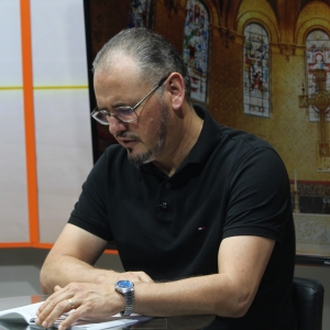 Padre Elizandro conduz o Tarde de fé para sua Sexta-feira, 01 de Maio