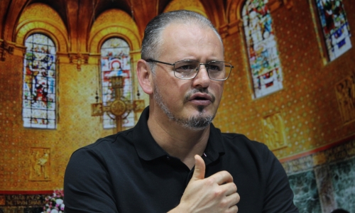 TARDE DE FÉ | Ouça a mensagem de esperança desta segunda-feira 04 de Maio, com Padre Elizandro Scarsi