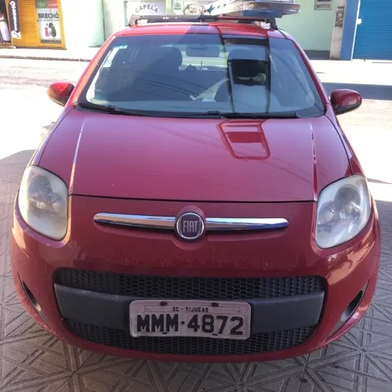 Fiat Palio vermelho é furtado na porta de residência no Joaia, em Tijucas