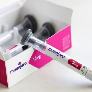 Morte após uso de caneta emagrecedora acende alerta sobre medicamentos de procedência duvidosa