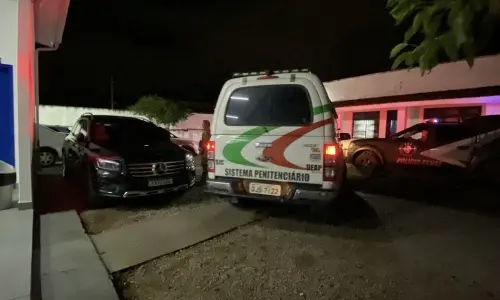 Suspeito de homicídio com mandado ativo é detido após denúncia 