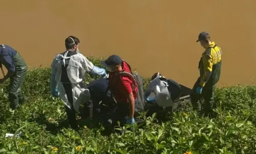 Homem é encontrado morto em rio; identidade segue desconhecida