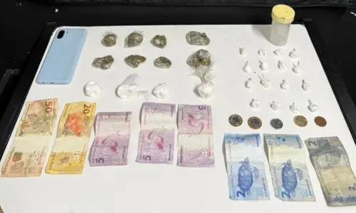 Jovem portando mais de 90 gramas de drogas prontas para comercialização é preso