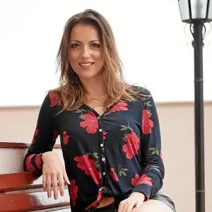 Atriz de Tijucas disputa prêmio internacional com peça solo em Los Angeles