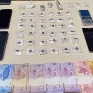 Traficante é preso e três adolescentes são apreendidos durante operação policial