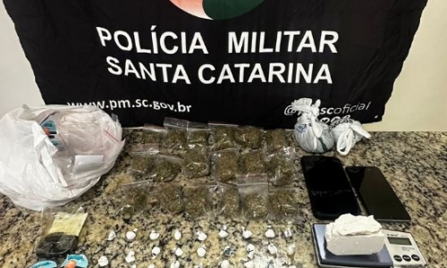Agentes apreendem quase 624 gramas de drogas durante atendimento de briga doméstica
