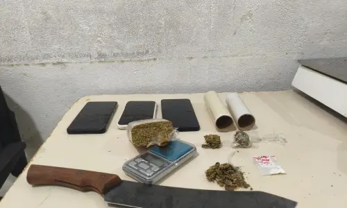 Abordagem policial no Tabuleiro resulta em prisão e apreensão de 132 gramas de maconha