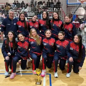 Equipe feminina de vôlei conquista medalhas inéditas em torneio de base no Uruguai