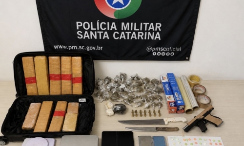 Operação resulta em apreensão de arma, quase 6 kg de maconha e prisões por tráfico