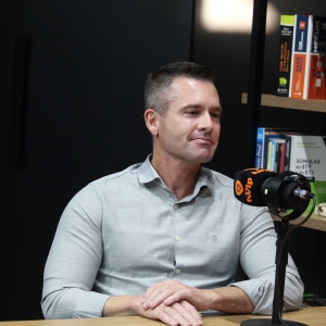 Jean dos Santos conta como transformou paixão de infância em profissão no Podcast Vip