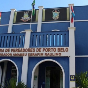 Câmara de Porto Belo cancela compra de 11 iPhones após repercussão polêmica