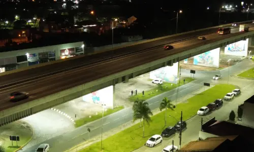 Nova iluminação transforma a ponte de Tijucas em cartão-postal noturno