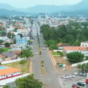 Operação Tapa-Buraco interdita quatro vias do centro de Tijucas nesta quinta-feira