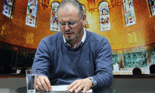 Padre Elizandro Scarsi conduz inspirador momento de fé e bênção nesta quarta-feira,03 de junho