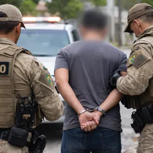 Homem com mandado por estupro de vulnerável é preso em Porto Belo