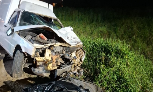 Motociclista morre em colisão frontal na entrada de Porto Belo