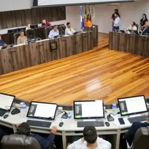 Câmara de Balneário Camboriú barra condenados por abuso sexual infantil do serviço público