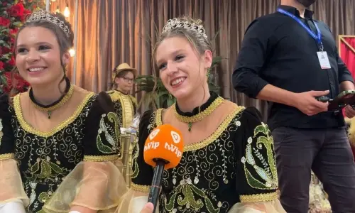 VEJA ▶️ | Porta-Bandeiras destacam emoção de participar do Cortejo Imperial