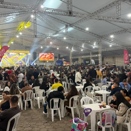 Duetou e Tchê Chaleira fecham a programação cultural da Festa do Divino 2026