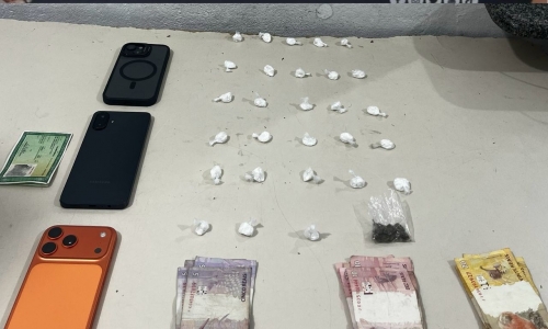 Tentativa de esconder droga pela janela é falha e resulta em três prisões por tráfico
