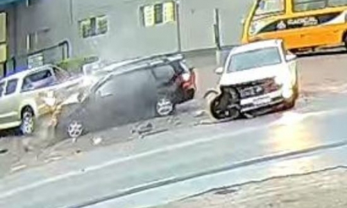 Acidente na SC-410 envolve quatro carros e causa danos materiais em Tijucas