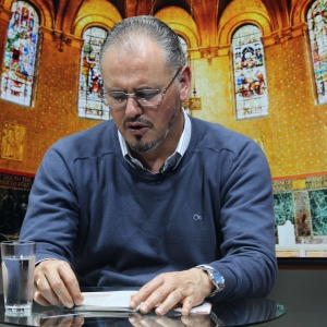 Mensagens de fé e oração com Padre Elizandro para sua terça-feira, 09  de maio
