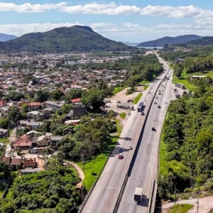 Rodovias recebem mais de um milhão de veículos em cinco dias de feriadO