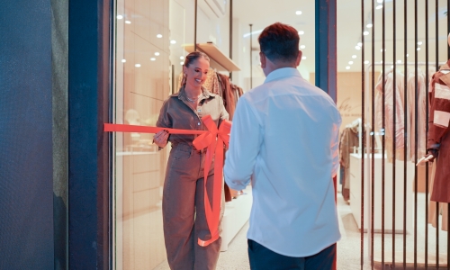 VEJA AS FOTOS | Essência da Moda reabre em Canelinha com loja renovada e noite especial para clientes