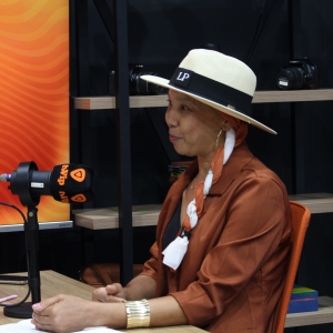 VÍDEO ▶️ | Letícia transforma experiência com o câncer em série de podcasts inspiradores