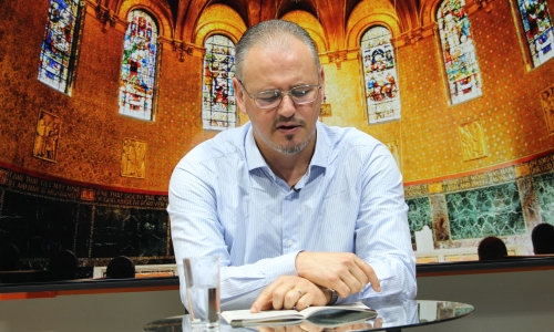 Padre Elizandro Scarsi conduz inspirador momento de fé e bênção nesta quarta-feira 10 de junho