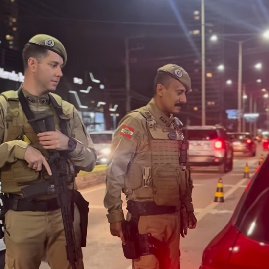 Forças de segurança realizam barreiras e abordagens na divisa entre BC e Itajaí