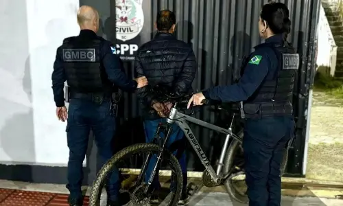 Homem é preso por receptação após furtar bicicleta em Balneário Camboriú